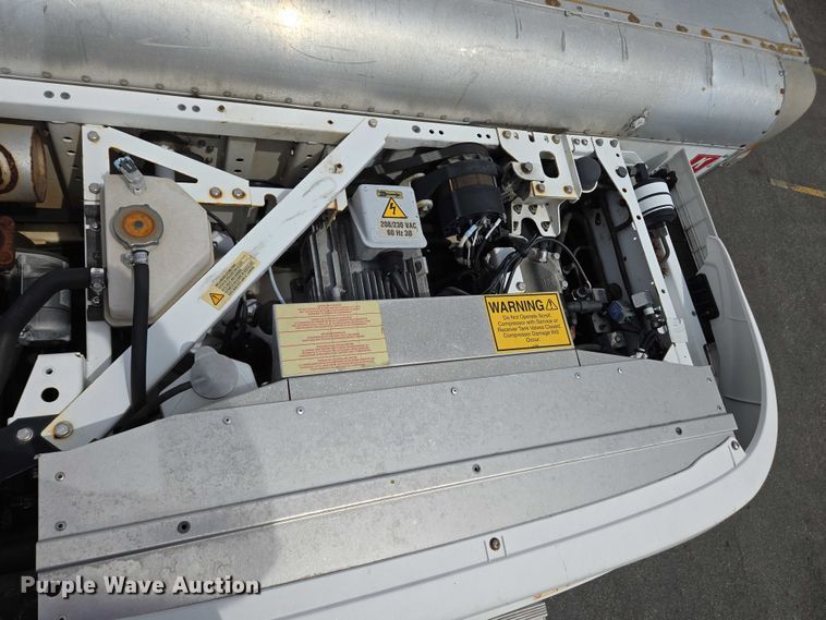 image for item EC4272 2018 International 4300  refrigerated truck