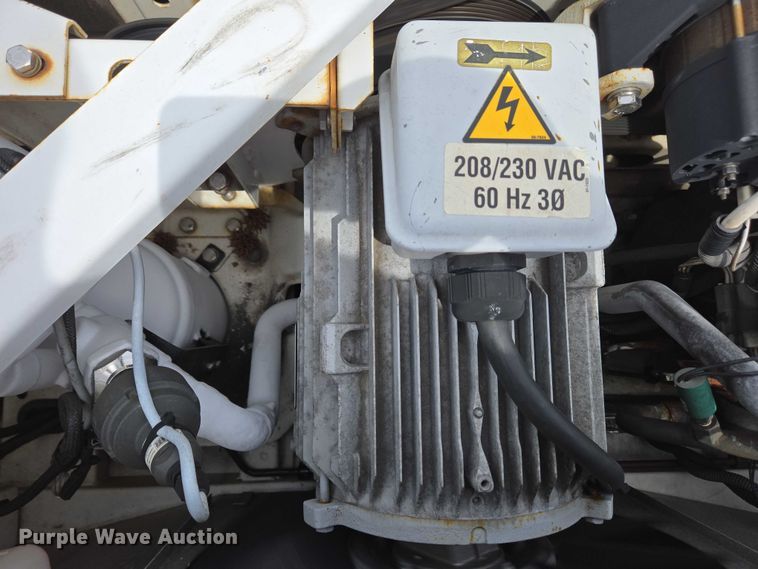 image for item EC4272 2018 International 4300  refrigerated truck