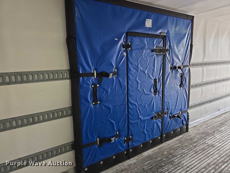 image for item EC4272 2018 International 4300  refrigerated truck