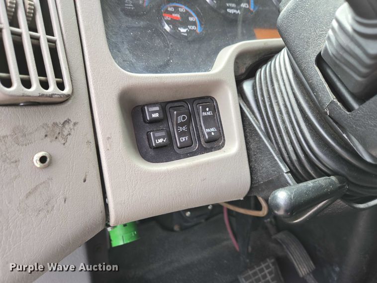 image for item EC4272 2018 International 4300  refrigerated truck