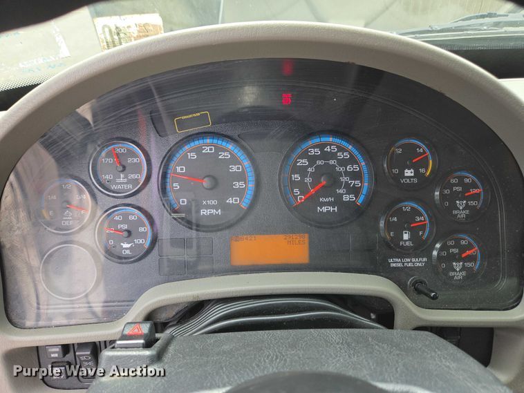 image for item EC4272 2018 International 4300  refrigerated truck