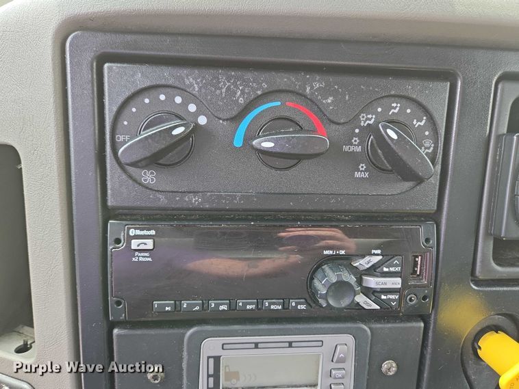 image for item EC4272 2018 International 4300  refrigerated truck