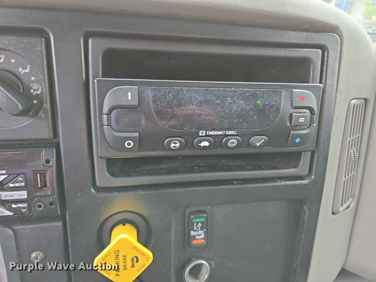 image for item EC4272 2018 International 4300  refrigerated truck