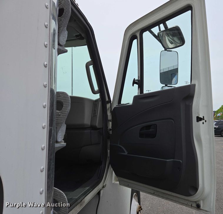 image for item EC4272 2018 International 4300  refrigerated truck