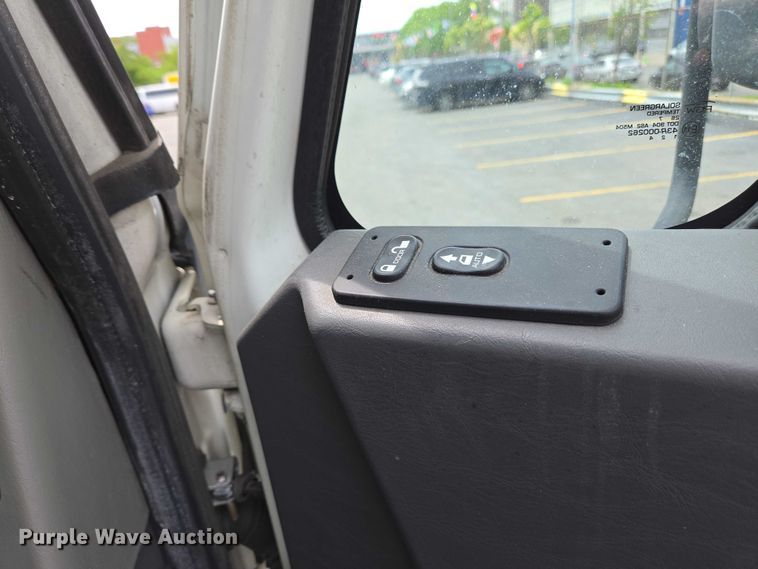 image for item EC4272 2018 International 4300  refrigerated truck