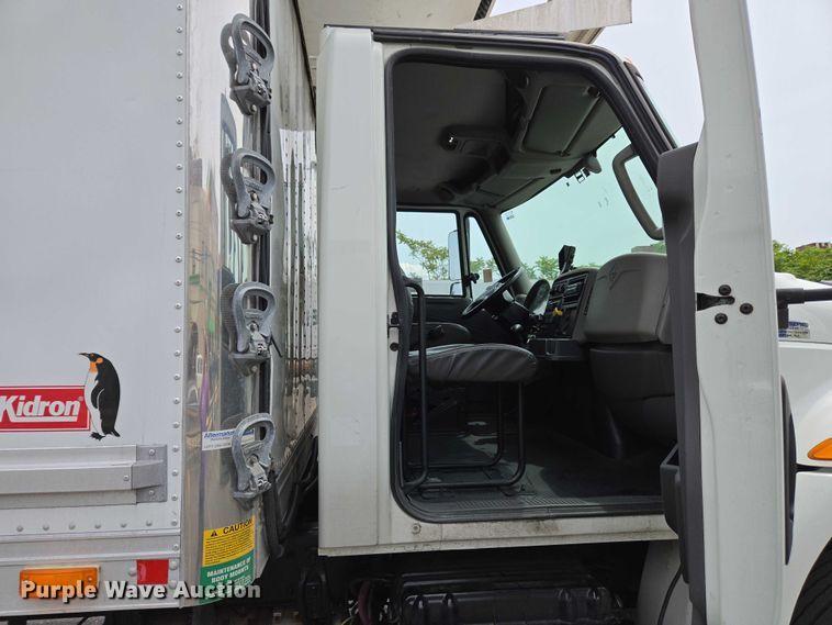 image for item EC4272 2018 International 4300  refrigerated truck