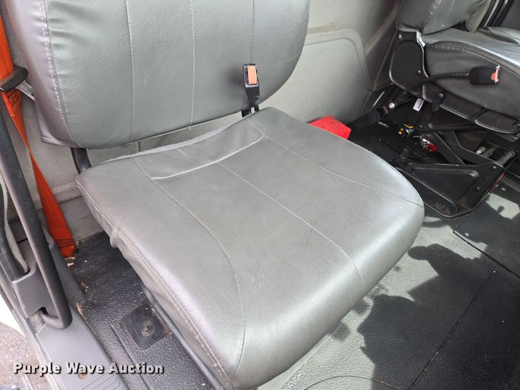 image for item EC4272 2018 International 4300  refrigerated truck