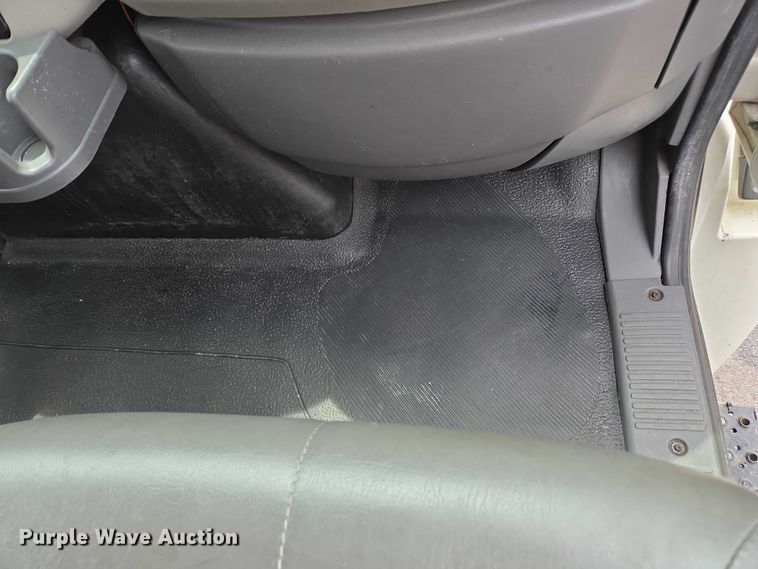 image for item EC4272 2018 International 4300  refrigerated truck