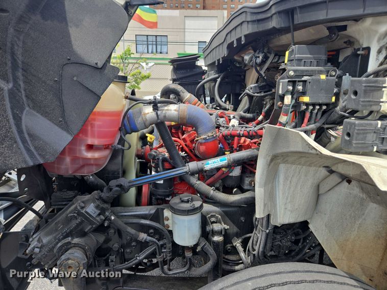 image for item EC4272 2018 International 4300  refrigerated truck