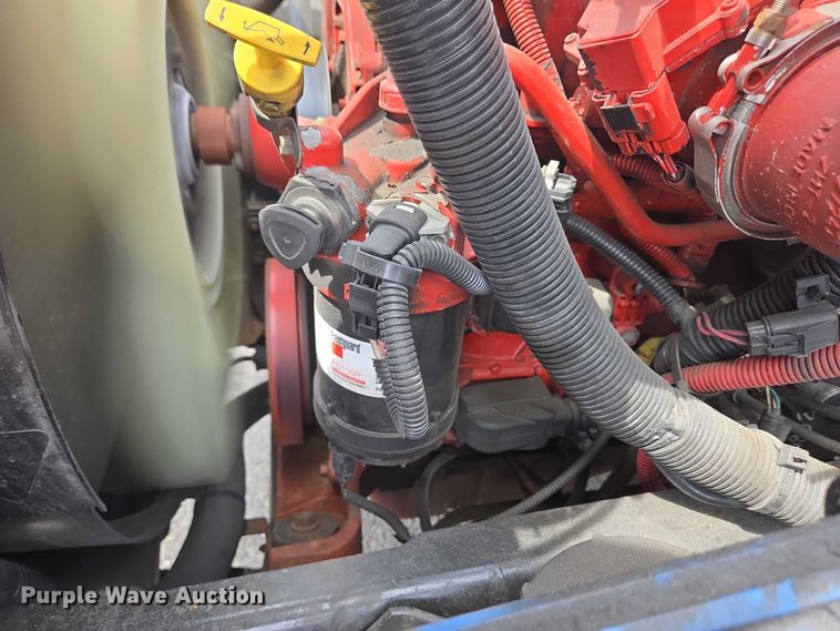 image for item EC4272 2018 International 4300  refrigerated truck