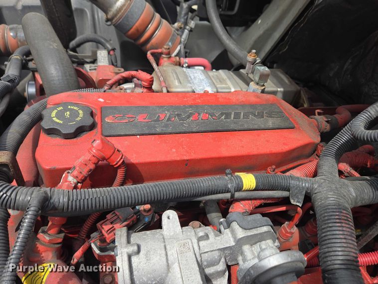 image for item EC4272 2018 International 4300  refrigerated truck