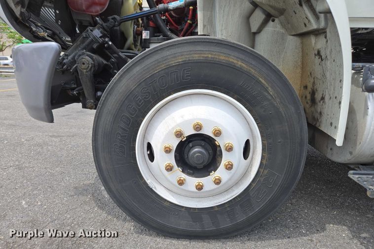 image for item EC4272 2018 International 4300  refrigerated truck