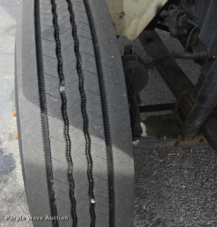 image for item EC4272 2018 International 4300  refrigerated truck