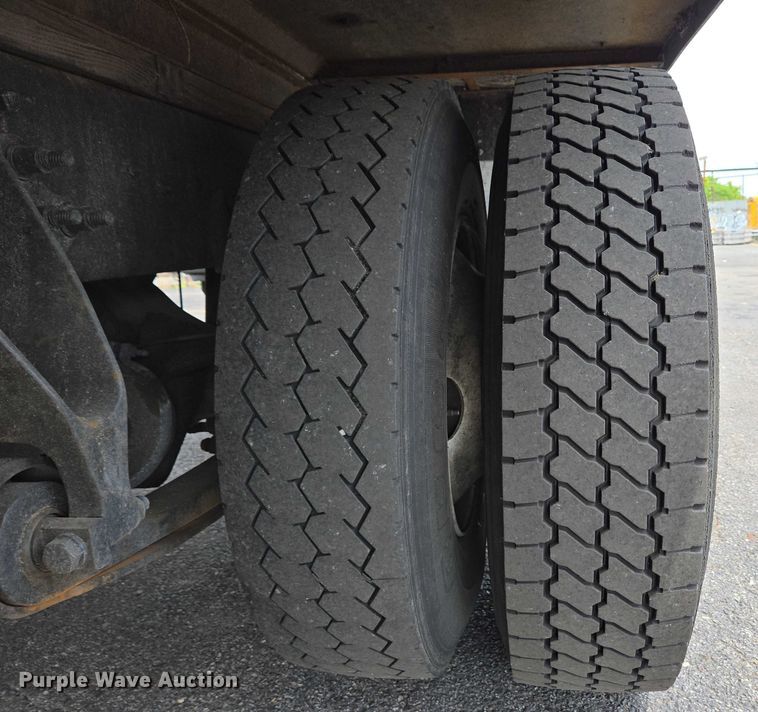 image for item EC4272 2018 International 4300  refrigerated truck