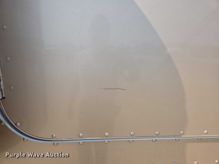 image for item ED2036 1996 Peterbilt 379 semi truck