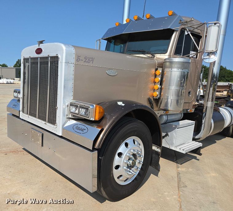 image for item ED2036 1996 Peterbilt 379 semi truck