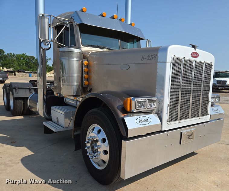 image for item ED2036 1996 Peterbilt 379 semi truck
