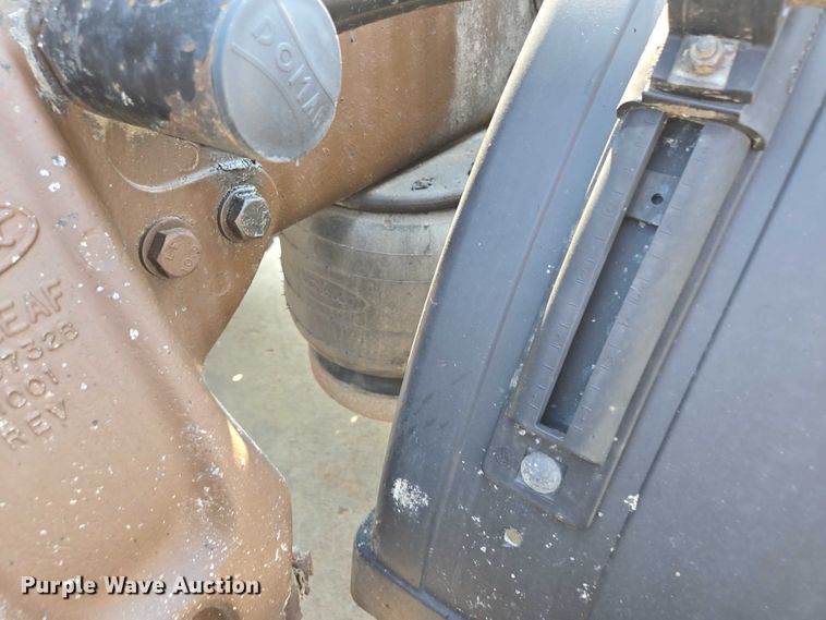 image for item ED2036 1996 Peterbilt 379 semi truck