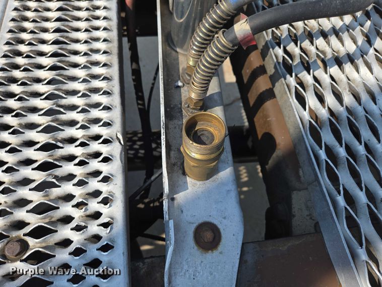 image for item ED2036 1996 Peterbilt 379 semi truck