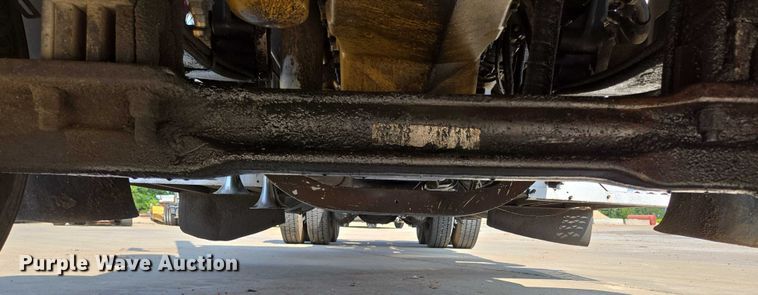 image for item ED2036 1996 Peterbilt 379 semi truck