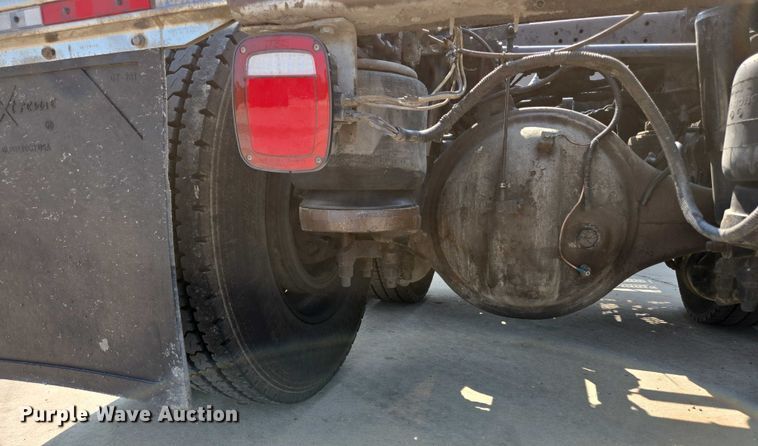 image for item ED2036 1996 Peterbilt 379 semi truck