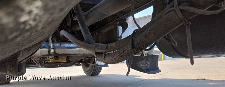 image for item ED2036 1996 Peterbilt 379 semi truck