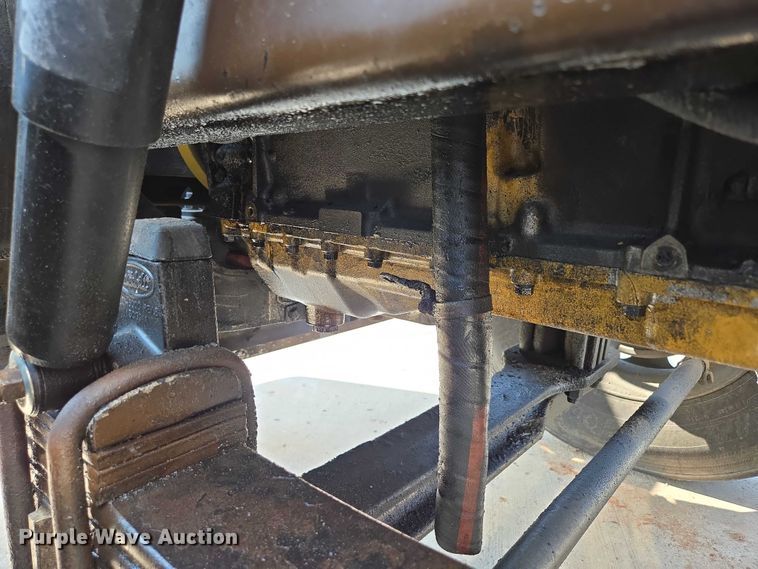 image for item ED2036 1996 Peterbilt 379 semi truck