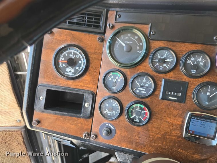 image for item ED2036 1996 Peterbilt 379 semi truck