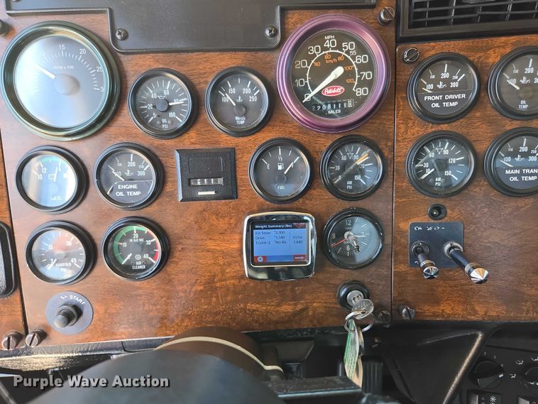 image for item ED2036 1996 Peterbilt 379 semi truck