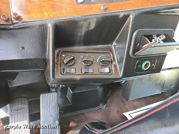 image for item ED2036 1996 Peterbilt 379 semi truck