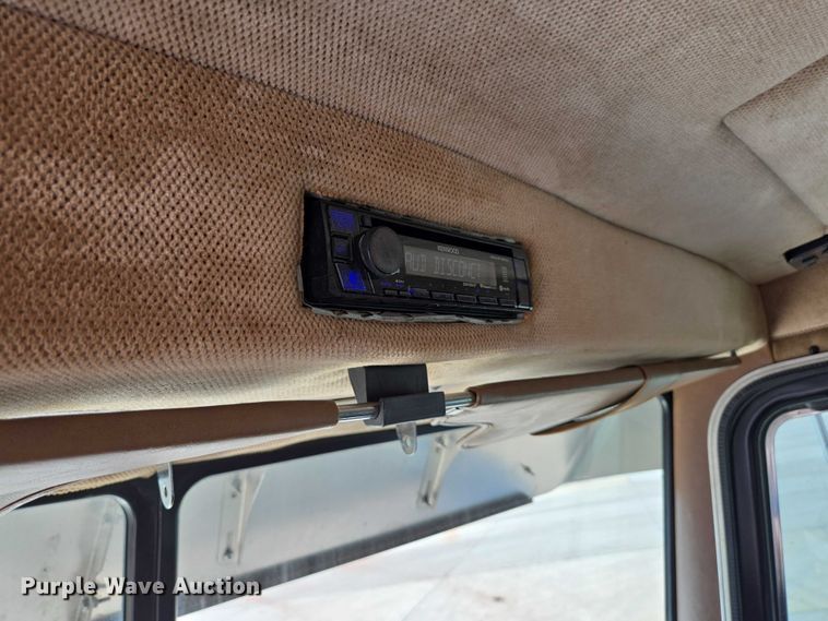 image for item ED2036 1996 Peterbilt 379 semi truck