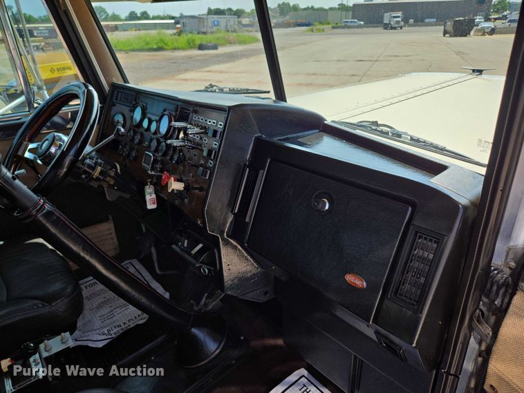 image for item ED2036 1996 Peterbilt 379 semi truck