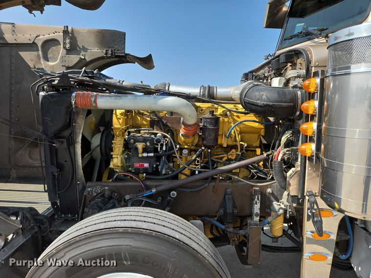 image for item ED2036 1996 Peterbilt 379 semi truck