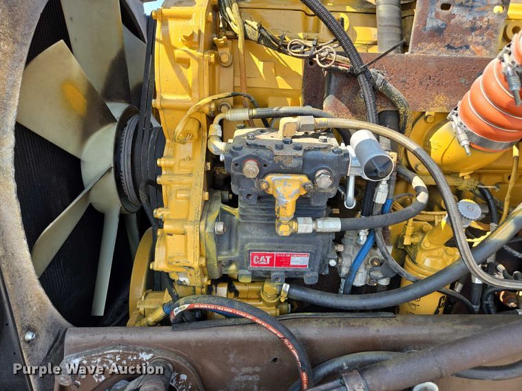 image for item ED2036 1996 Peterbilt 379 semi truck