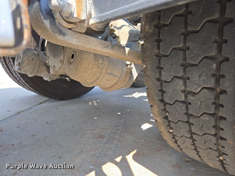 image for item ED2037 2015 Freightliner Cascadia semi truck