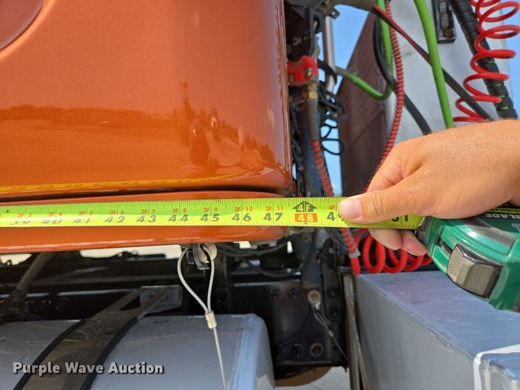 image for item ED2037 2015 Freightliner Cascadia semi truck