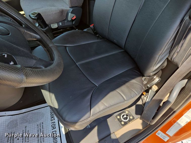 image for item ED2037 2015 Freightliner Cascadia semi truck