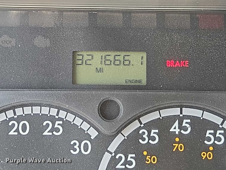 image for item ED2037 2015 Freightliner Cascadia semi truck