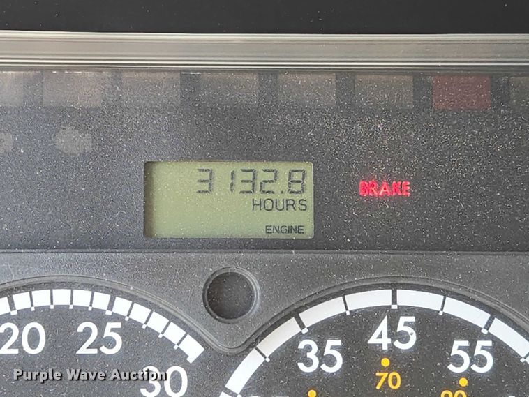 image for item ED2037 2015 Freightliner Cascadia semi truck