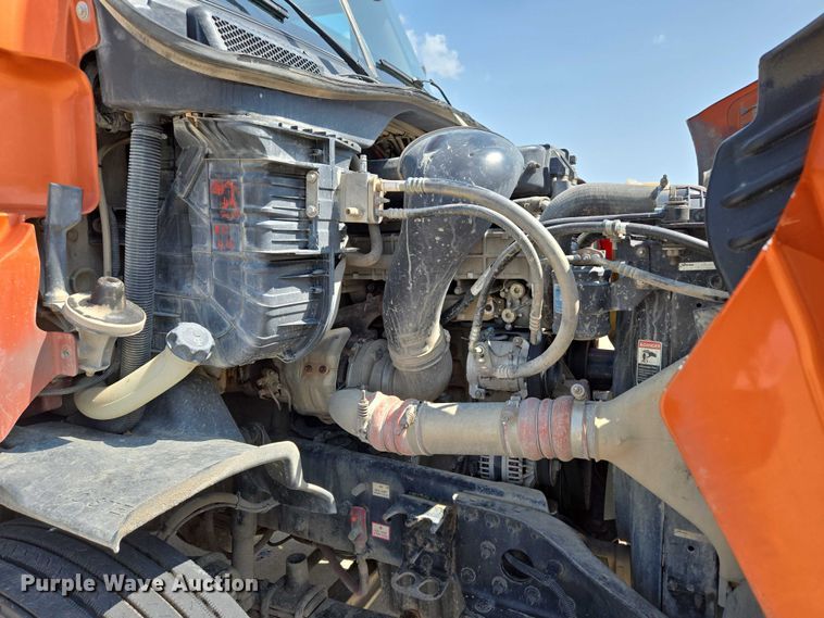 image for item ED2037 2015 Freightliner Cascadia semi truck