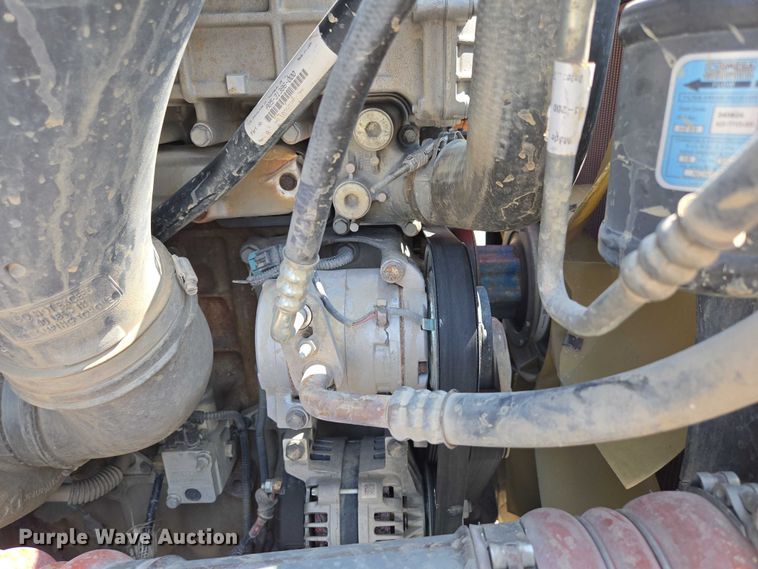 image for item ED2037 2015 Freightliner Cascadia semi truck