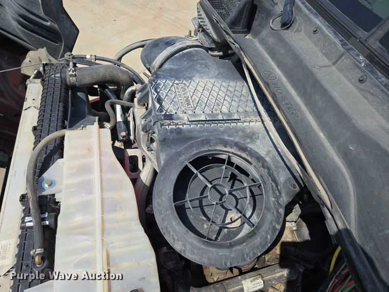 image for item ED2037 2015 Freightliner Cascadia semi truck