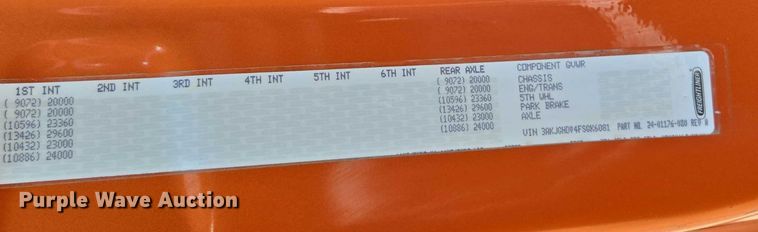 image for item ED2037 2015 Freightliner Cascadia semi truck