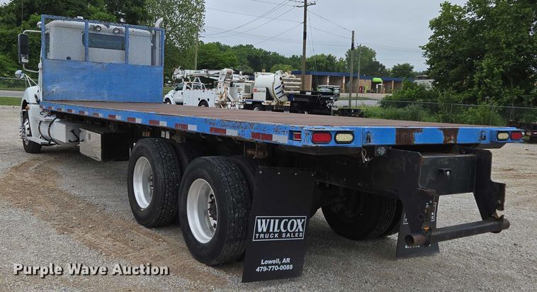 image for item ED2044 2007 Freightliner Columbia flatbed truck