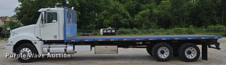 image for item ED2044 2007 Freightliner Columbia flatbed truck