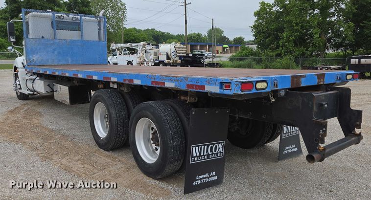 image for item ED2044 2007 Freightliner Columbia flatbed truck