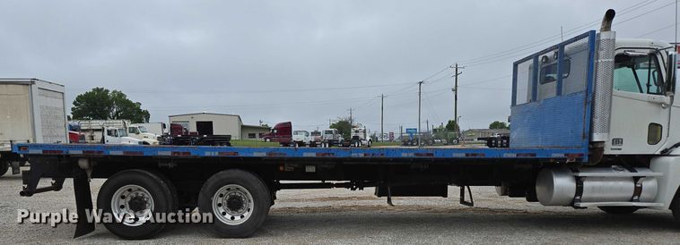 image for item ED2044 2007 Freightliner Columbia flatbed truck
