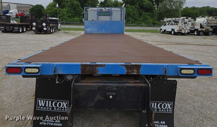 image for item ED2044 2007 Freightliner Columbia flatbed truck