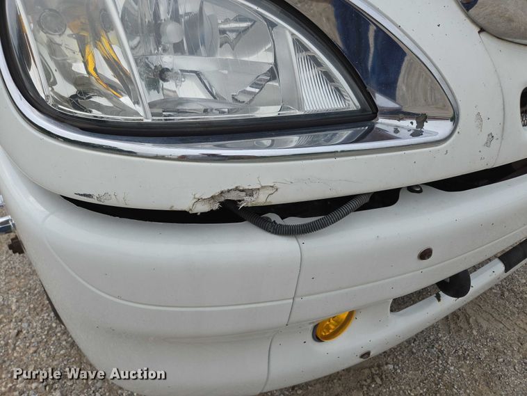 image for item ED2044 2007 Freightliner Columbia flatbed truck