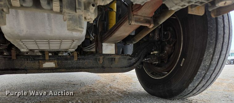 image for item ED2044 2007 Freightliner Columbia flatbed truck